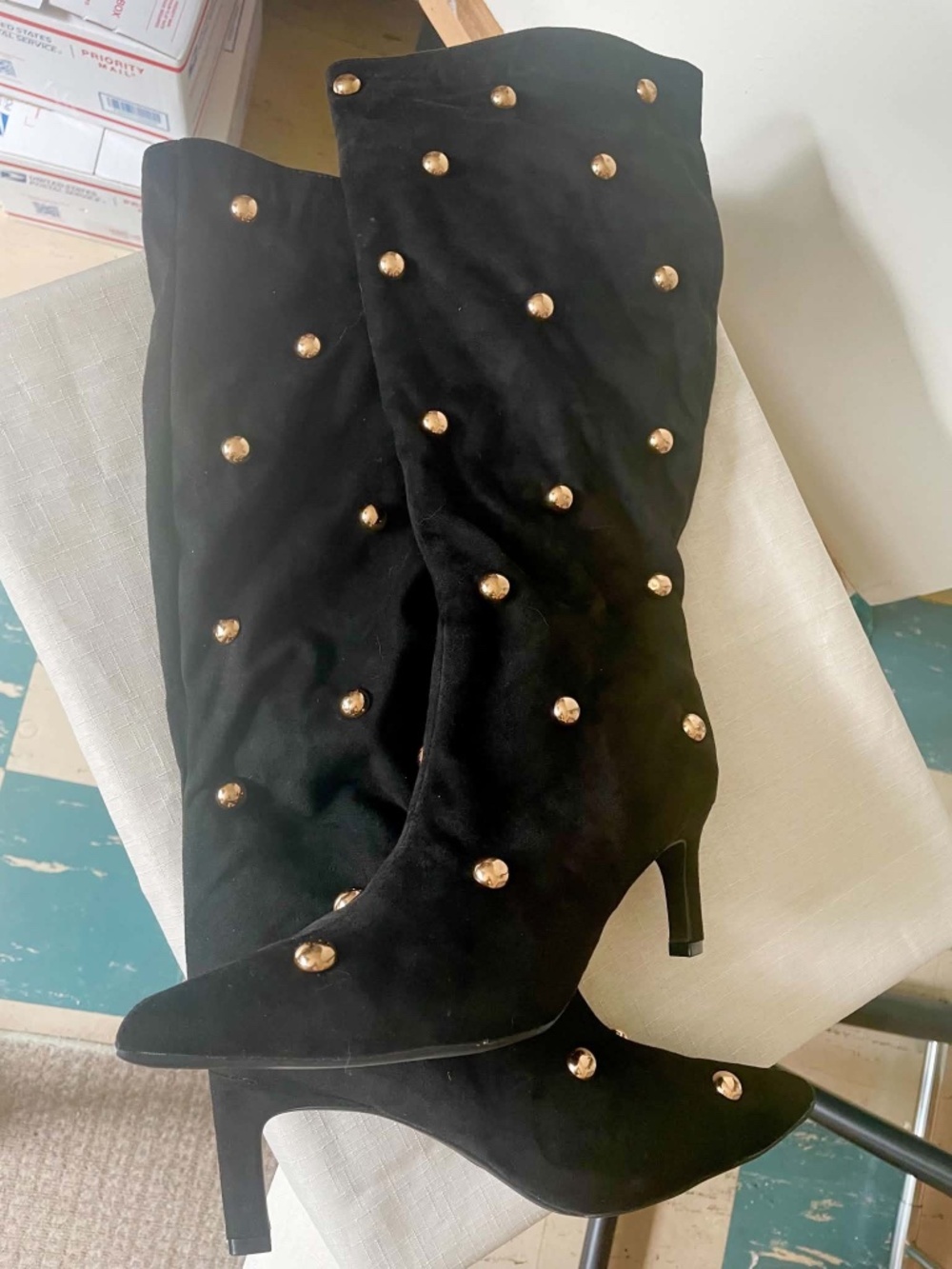 Black NWT 8 - Studded Suede Knee-High Pointed Toe Boots